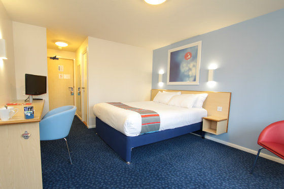 Travelodge Reading Whitley Ruang foto